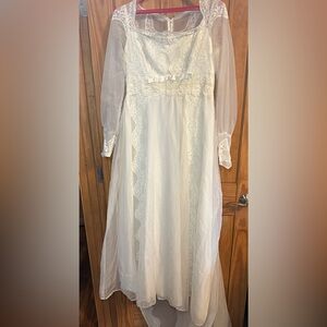 Vintage 60s Lace Bridal Dress, long sleeve with detachable train and veil